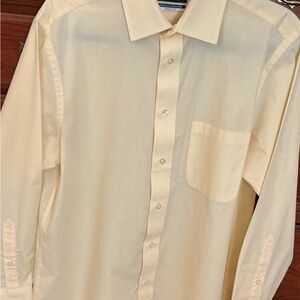 Chaps Men's  Yellow Shirt. Size M